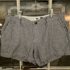 Old Navy• Black And White Striped Shorts•  Size 4